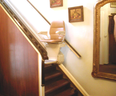 startseite_gerader_treppenlift gerader_treppenlift